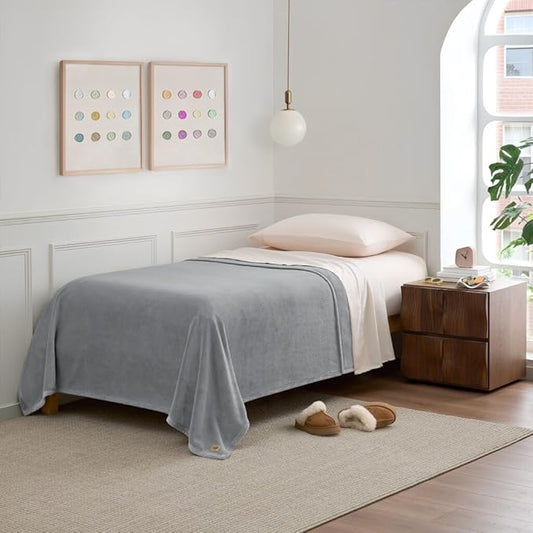 UGG Coco Twin Fleece Blanket for Bed – Luxury Cozy Room Decor, Soft Warm Winter Bedding, Heavy Blanket & White Christmas Decor, Gifts for Teens and Women – Seal Gray
