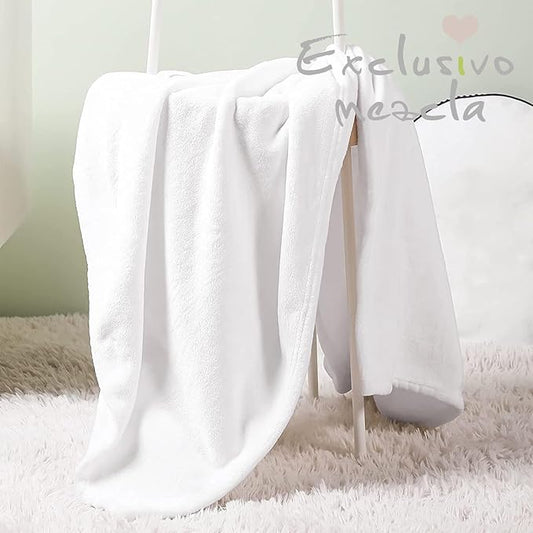 Exclusivo Mezcla Fleece Throw Blanket for Couch, Super Soft and Warm Blankets, White Throw All Season Use, Cozy, Plush, Lightweight, 40x50 Inches