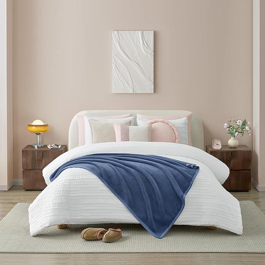 UGG Coco Plush Throw Blanket – Cozy Soft Fleece Blanket for Couch, Bed or Chair, Housewarming Gift for Women, Bedroom or Living Room Decor, Lightweight Luxurious Winter Bedding Gifts for Women, Dart