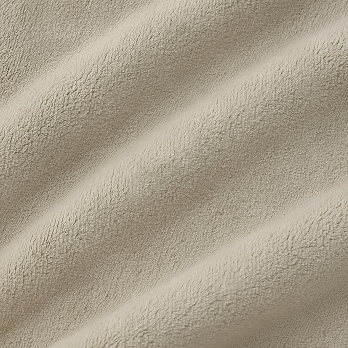 UGG Coco Plush Throw Blanket – Cozy Soft Fleece Blanket for Couch, Bed or Chair, Housewarming Gift for Women, Bedroom or Living Room Decor, Lightweight Winter Bedding, Shoreline