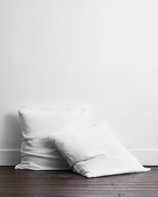 Bed Threads - Linen Pillowcases - 100% French Flax Linen - Luxury & Eco-Friendly - Breathable, Natural & Soft - Envelope Opening - Machine Washable - European Size - 26” x 26” - Set of 2 - White