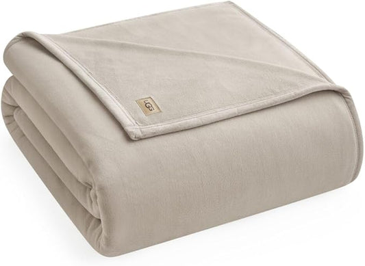 UGG Coco Twin Fleece Blanket for Bed – Luxury Cozy Room Decor, Soft Warm Winter Bedding, Heavy Blanket & White Christmas Decor, Gifts for Teens and Women – Cream, Shoreline