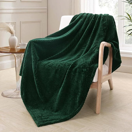 Exclusivo Mezcla Fleece Throw Blanket Extra Large, Super Soft and Warm Blankets for Couch, Sofa and Bed Waffle Textured, Cozy, Fuzzy and Lightweight (Forest Green, 50x70 Inches)