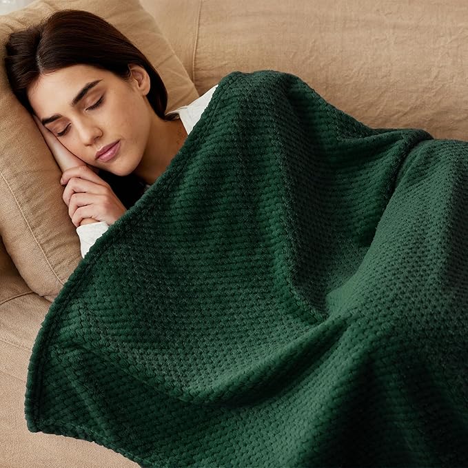 Exclusivo Mezcla Fleece Throw Blanket Extra Large, Super Soft and Warm Blankets for Couch, Sofa and Bed Waffle Textured, Cozy, Fuzzy and Lightweight (Forest Green, 50x70 Inches)