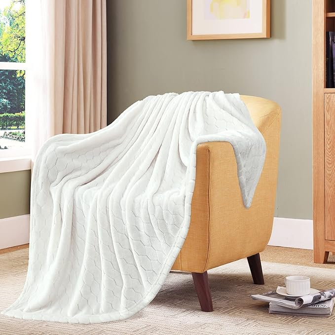 TOONOW Fleece Blanket Fuzzy Plush Throw Blanket 50" x 60", Super Soft Fluffy Bed Blanket Geometric Pattern Comfy Microfiber Flannel Blankets for Couch, Bed, Sofa, Cream White