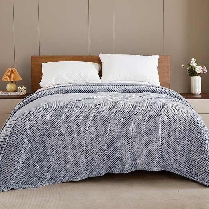 Exclusivo Mezcla Fleece Bed Blanket Queen Size, Super Soft and Warm Blankets for Couch, Sofa and Bed Waffle Textured, Cozy, Fuzzy and Lightweight (Mixed Navy Blue, 90x90 Inches)