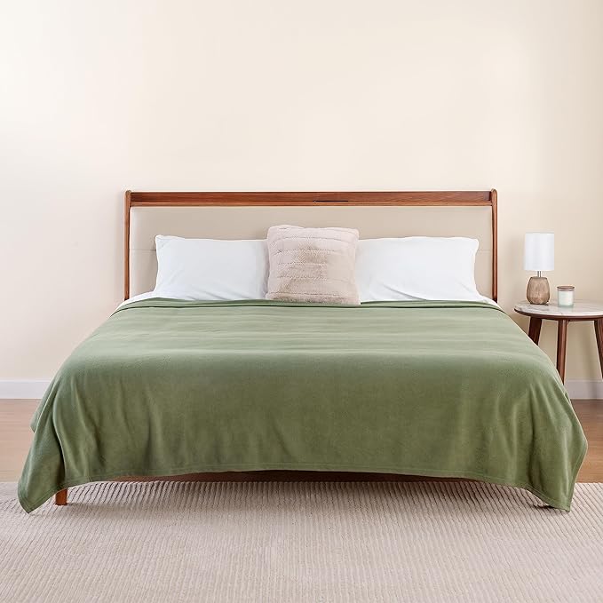 Berkshire Blanket Microfleece King Size Bed Blanket Dark Sage Green, Lightweight Soft Breathable Plush Micro Fleece Blanket for Bed Couch Sofa, 90x108 Inches